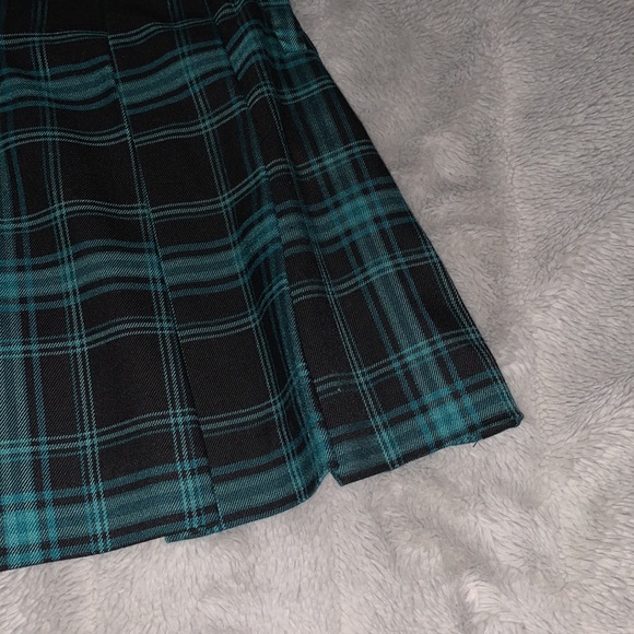 Short plaid/pleated mini skirt - Picture 3 of 10